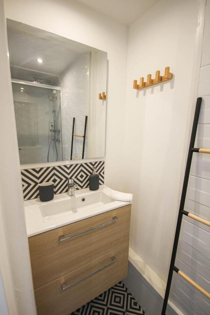 Fully-Equipped Apartment In City Center + Parking Lille Kültér fotó
